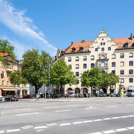 Wiesen Living - For Up To Twelve People * München