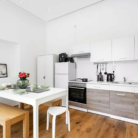 Wiesen Living - For Up To Twelve People * 뮌헨